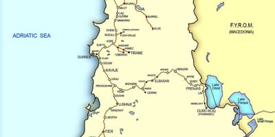 Carte de l'Albanie train